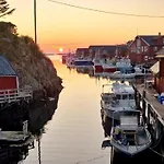 Mausund- Oyperla I Havet! Egen Batplass Ved Hytta! 別荘