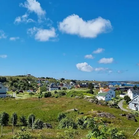 Casa de Férias Mausund- Oyperla I Havet! Egen Batplass Ved Hytta!