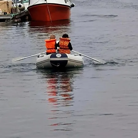 Casa de Férias Mausund- Oyperla I Havet! Egen Batplass Ved Hytta!