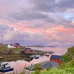 Feriehus Mausund- Oyperla I Havet! Egen Batplass Ved Hytta! *